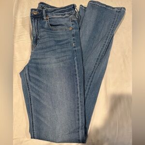 American Eagle medium washed Jeans. Size 6